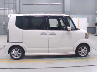 HONDA N BOX CUSTOM