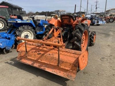 KUBOTA KUBOTA