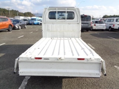 NISSAN NT100 CLIPPER