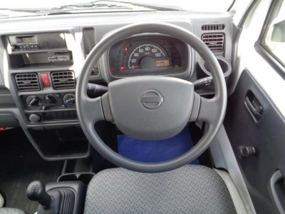 NISSAN NT100 CLIPPER