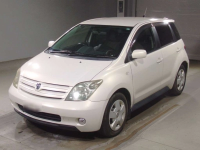 TOYOTA IST