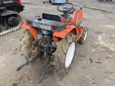 KUBOTA KUBOTA