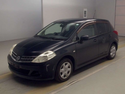 NISSAN TIIDA