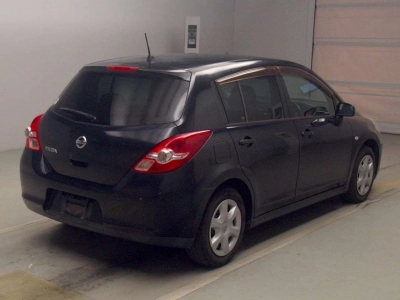 NISSAN TIIDA