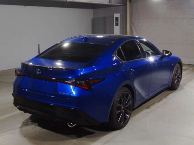 LEXUS IS
