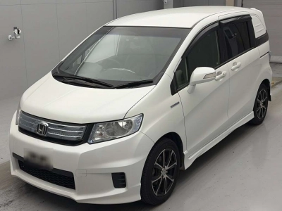 HONDA FREED SPIKE HYBRID