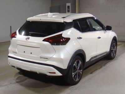 NISSAN KICKS