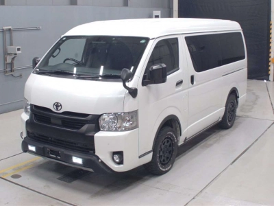 TOYOTA HIACE VAN