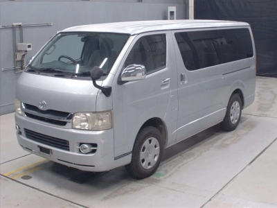 TOYOTA REGIUS VAN