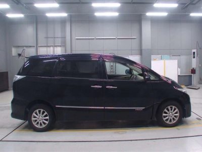TOYOTA ESTIMA HYBRID