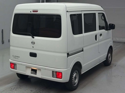 NISSAN CLIPPER VAN