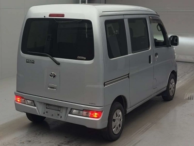 TOYOTA PIXIS VAN