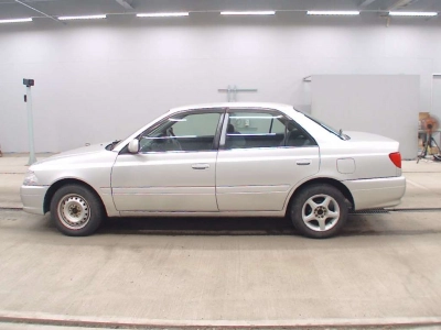 TOYOTA CARINA