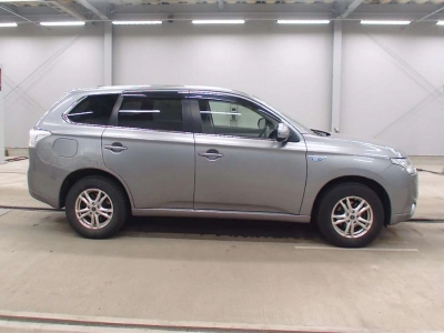 MITSUBISHI OUTLANDER PHEV