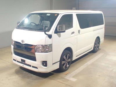 TOYOTA HIACE VAN