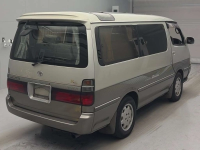 TOYOTA HIACE WAGON