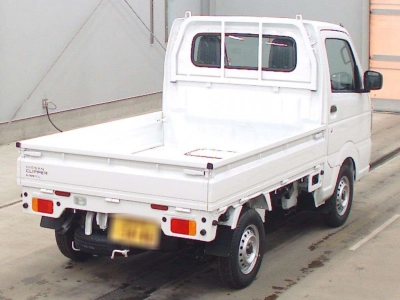 NISSAN CLIPPER TRUCK