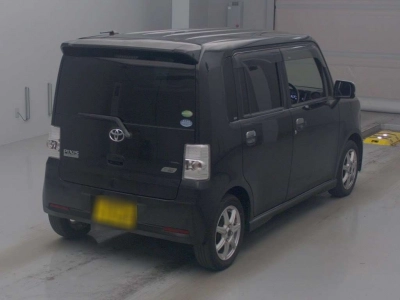 TOYOTA PIXIS SPACE