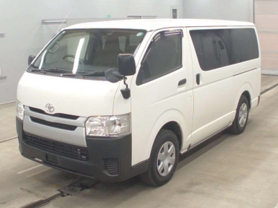 TOYOTA HIACE VAN