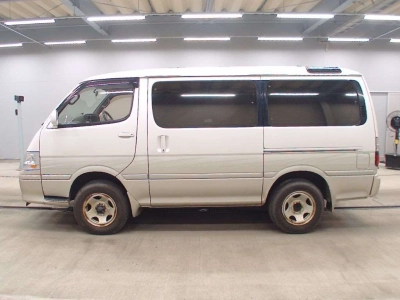 TOYOTA HIACE WAGON