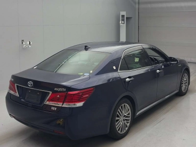 TOYOTA CROWN MAJESTA
