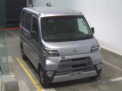 TOYOTA PIXIS VAN