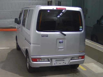 TOYOTA PIXIS VAN