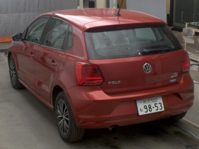 VOLKSWAGEN POLO