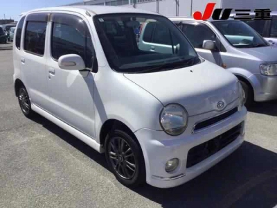DAIHATSU MOVE LATTE