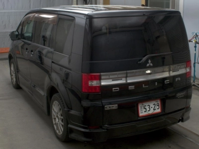 MITSUBISHI DELICA D:5