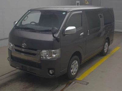 TOYOTA HIACE VAN