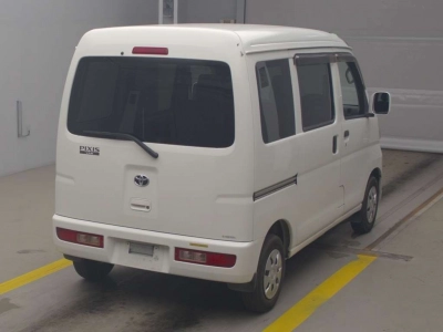 TOYOTA PIXIS VAN
