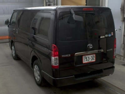 TOYOTA HIACE VAN