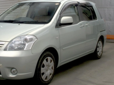 TOYOTA RAUM
