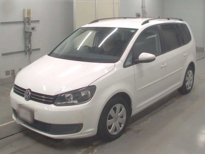 VOLKSWAGEN GOLF TOURAN
