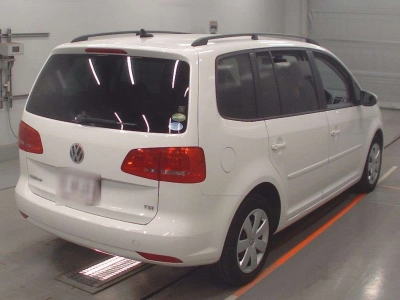 VOLKSWAGEN GOLF TOURAN