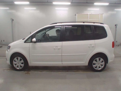 VOLKSWAGEN GOLF TOURAN