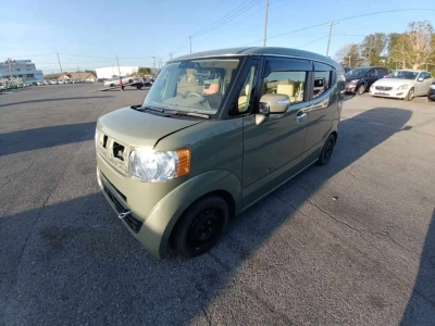 HONDA N-BOX SLASH