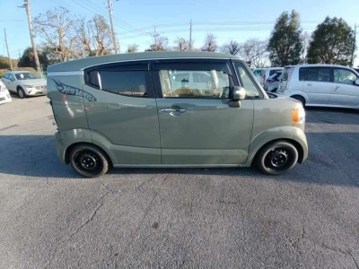 HONDA N-BOX SLASH