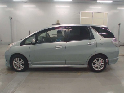 HONDA FIT SHUTTLE HYBRID