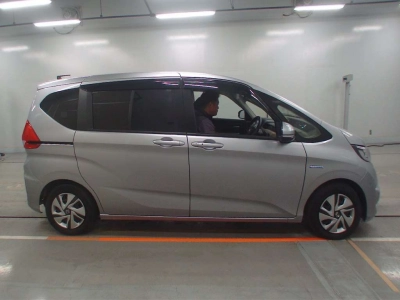 HONDA FREED HYBRID