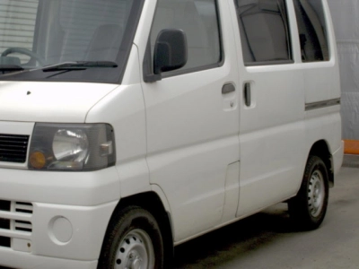 NISSAN CLIPPER VAN