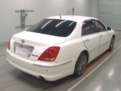 TOYOTA CROWN MAJESTA