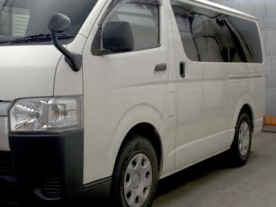 MAZDA BONGO BRAWNY VAN