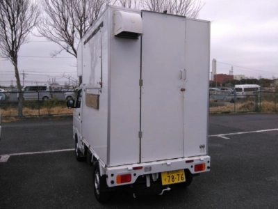 NISSAN CLIPPER TRUCK