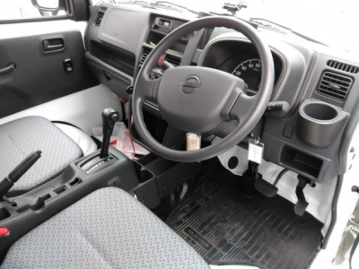 NISSAN CLIPPER TRUCK