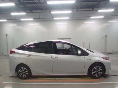 TOYOTA PRIUS PHV