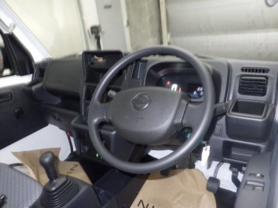 NISSAN CLIPPER TRUCK