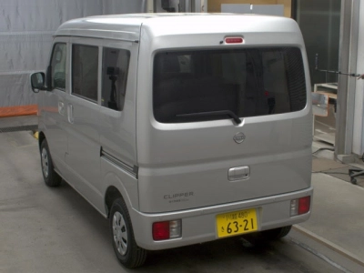 NISSAN CLIPPER VAN