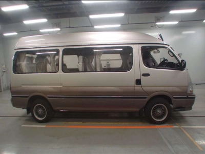 TOYOTA HIACE WAGON